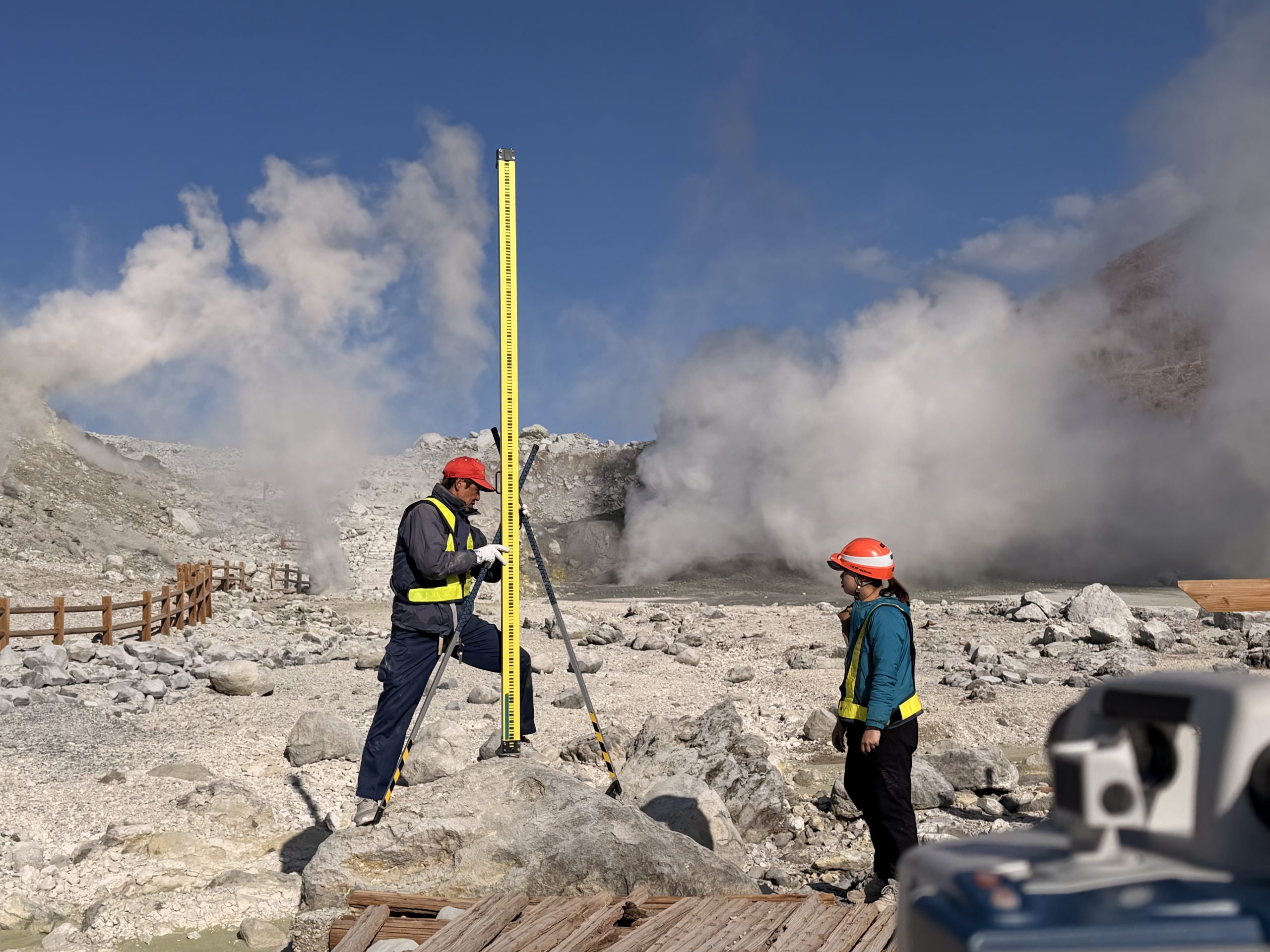霧島硫黄山の水準測量調査を実施しました